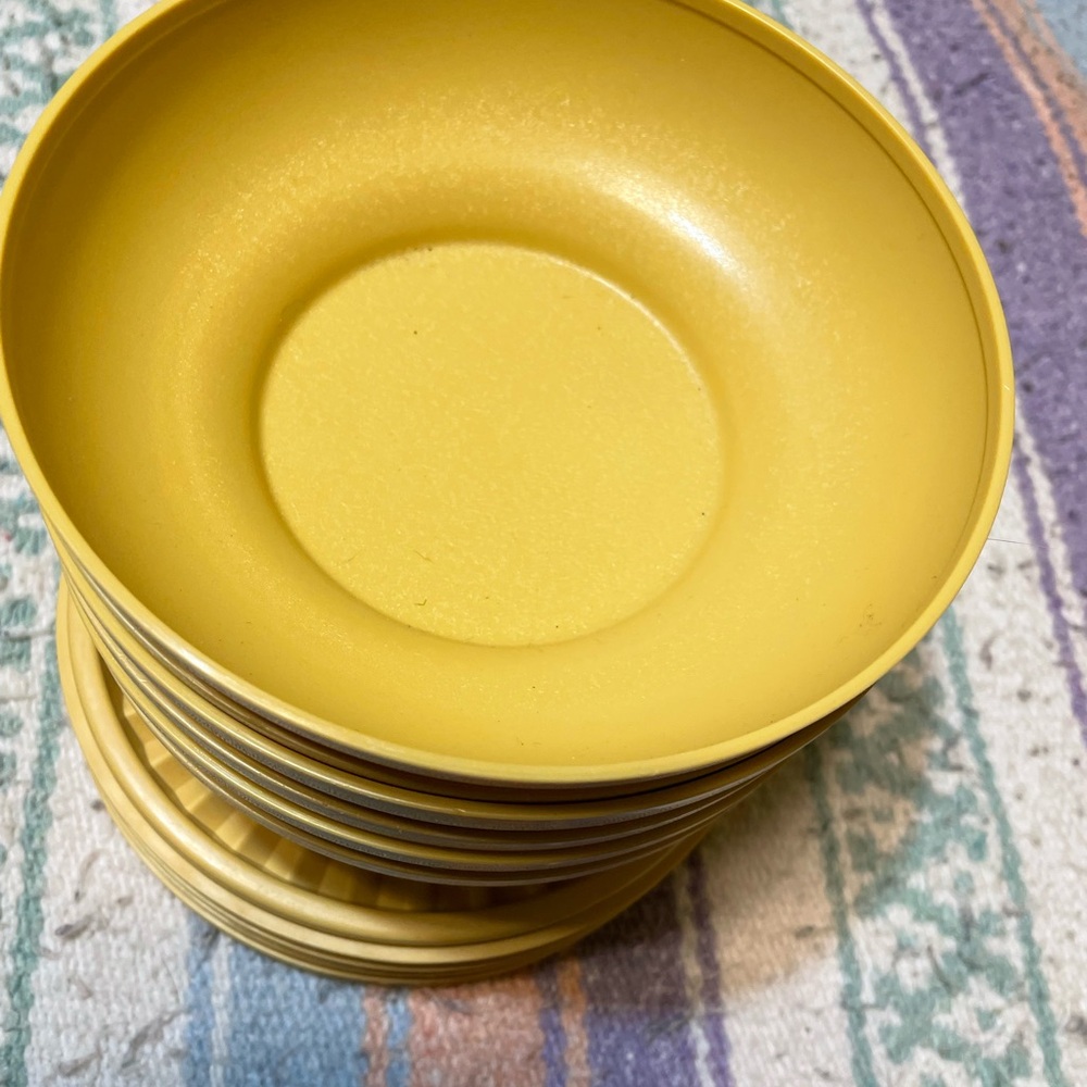 TUPPERWARE BOWLS - Picture 6 of 6